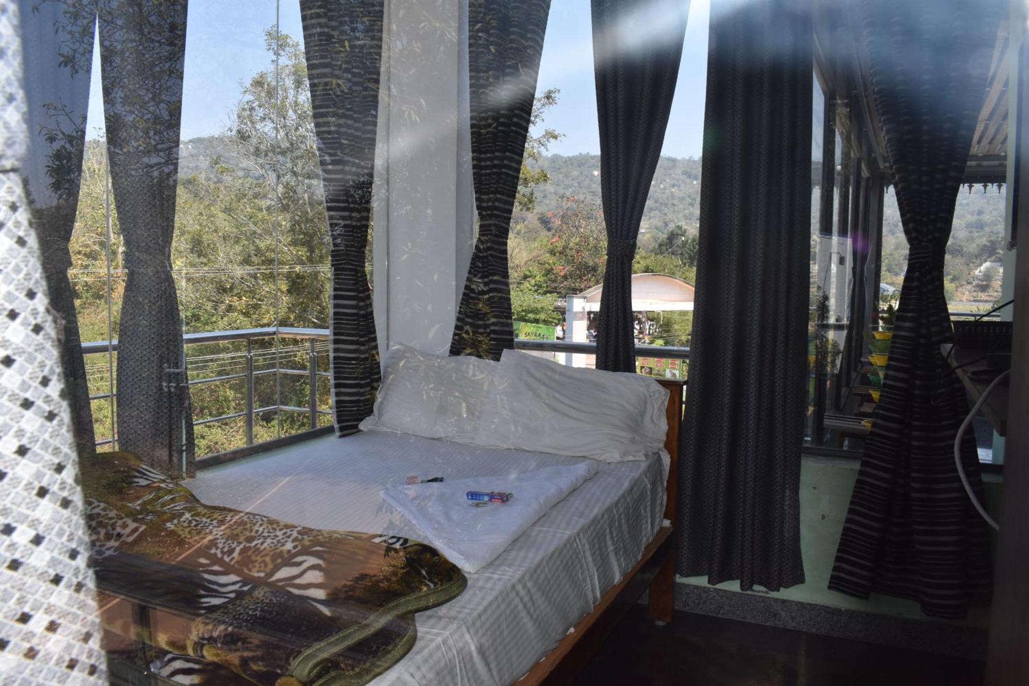 Yelagiri Goldhill Resort Buitenkant foto