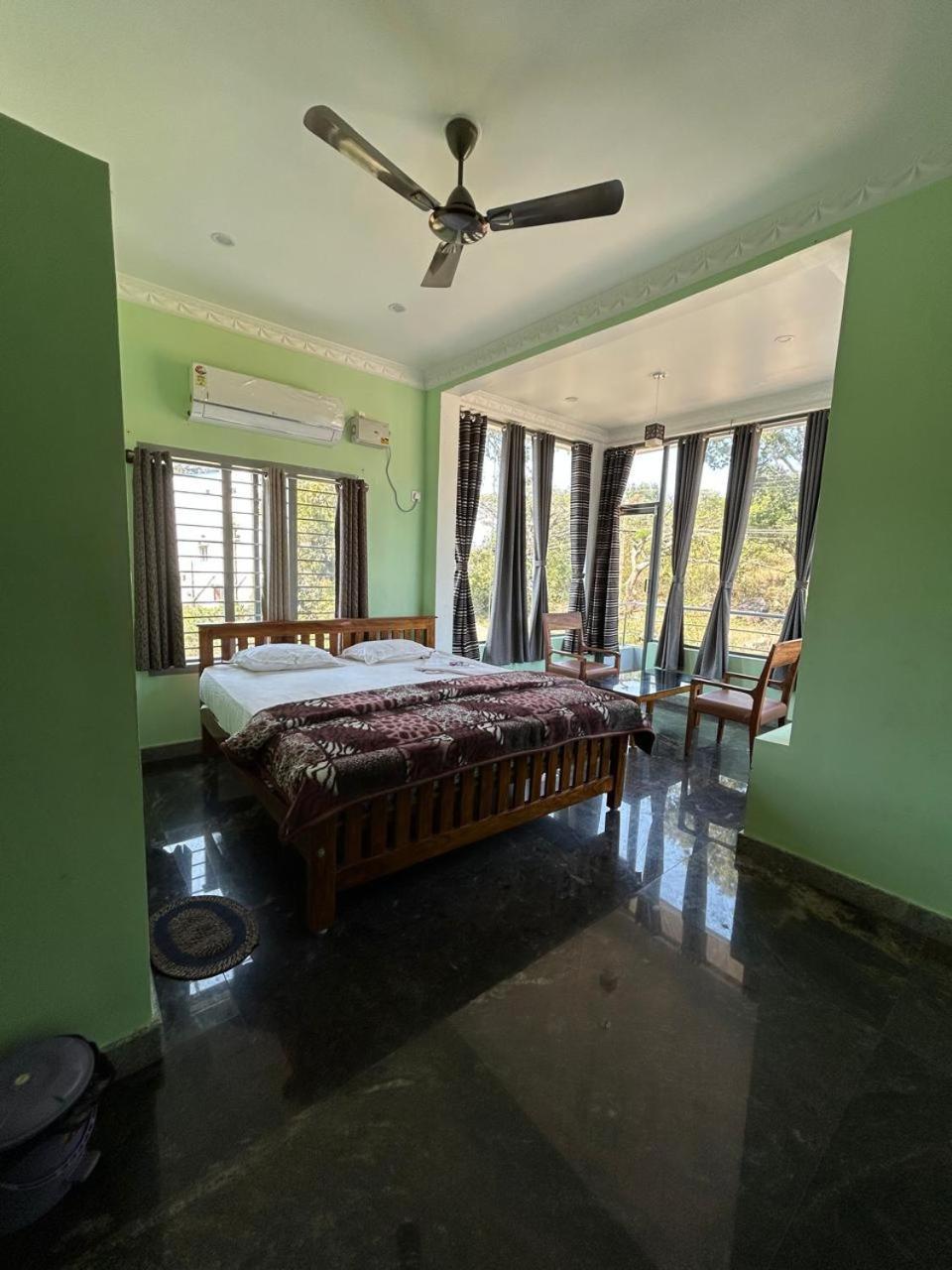 Yelagiri Goldhill Resort Buitenkant foto
